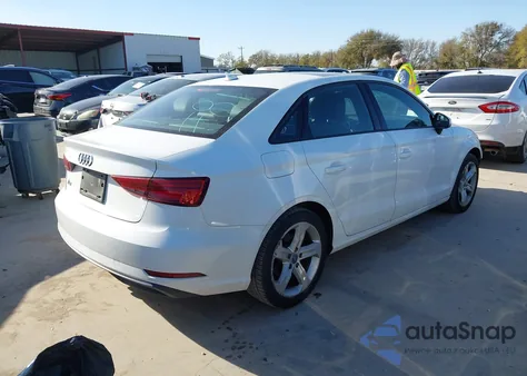 2017 Audi A3 2.0T Premium z USA, uszkodzony, nr VIN WAUAUGFF7H1056033